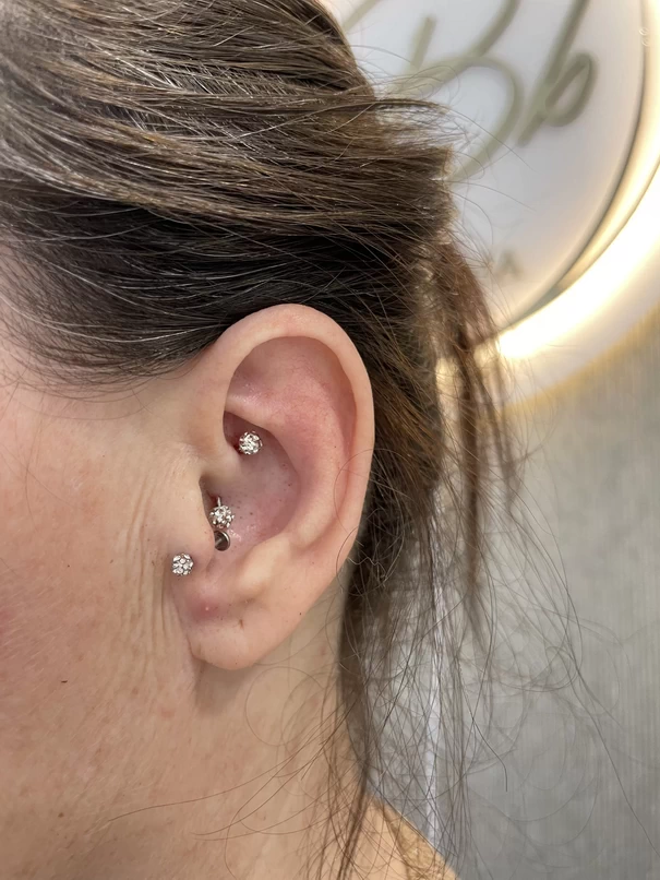 Gyógypiercing szolnok slim Shenmen Migrén -Daith- Piercing_35